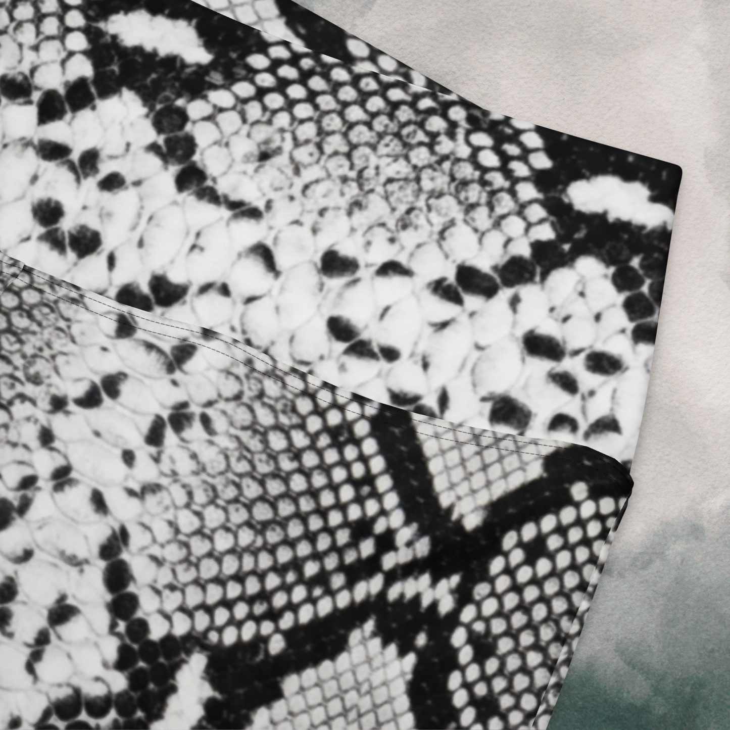 Snake Skin - Black & White - Flare leggings