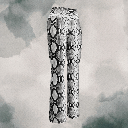 Snake Skin - Black & White - Flare leggings