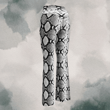 Snake Skin - Black & White - Flare leggings