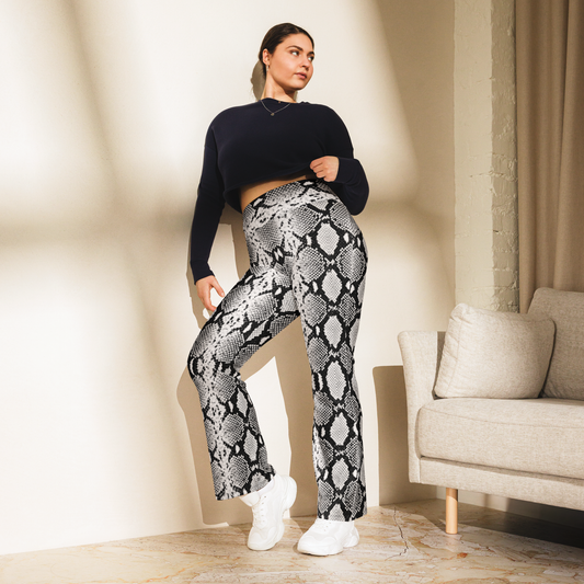 Snake Skin - Black & White - Flare leggings